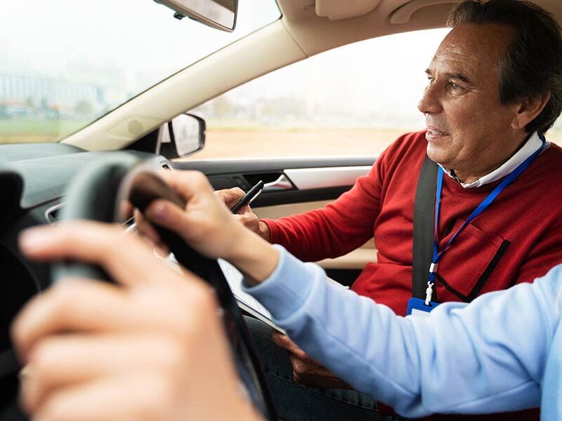 Why Choose a Professional Driving Instructor? The Benefits of Expert Guidance